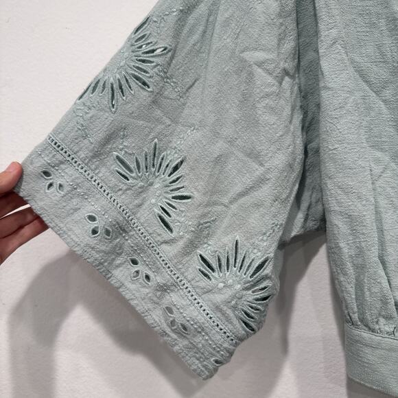 Lovestitch Eyelet Embroidered Blouse Women’s Size Small Button Front V Neck Top - Picture 3 of 9